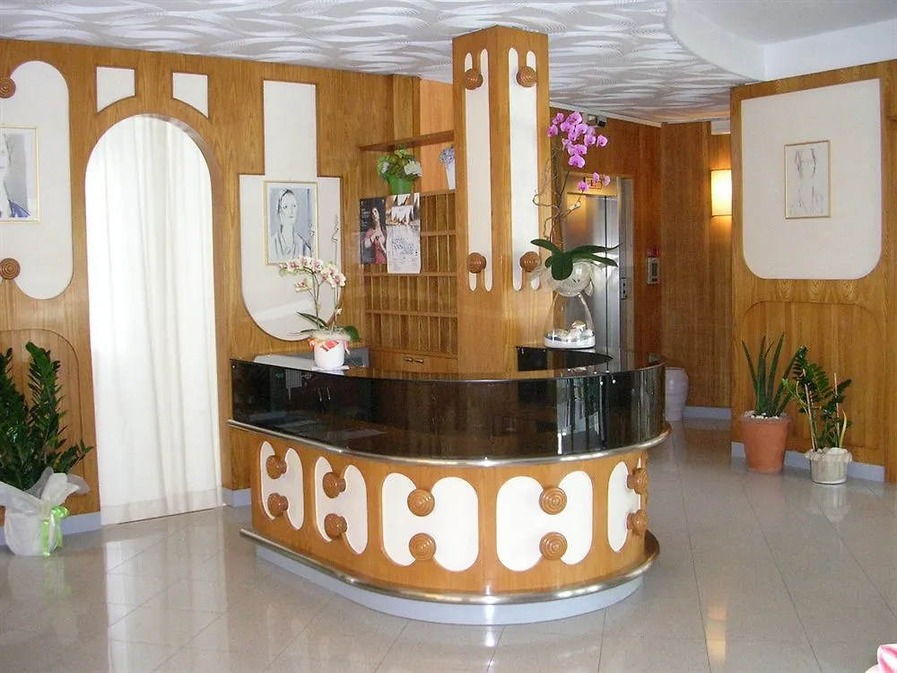 Hotel Escorial 체르비아